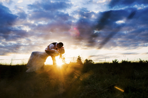 wedding photo by Daniel and Lindsay Stark of Stark Photography, Portland, Oregon wedding photographers | via junebugweddings.com