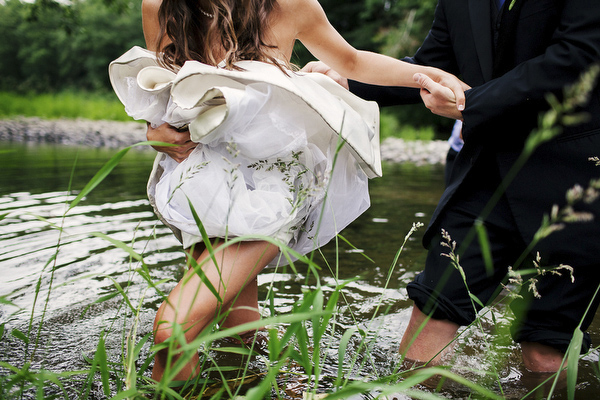 wedding photo by Daniel and Lindsay Stark of Stark Photography, Portland, Oregon wedding photographers | via junebugweddings.com