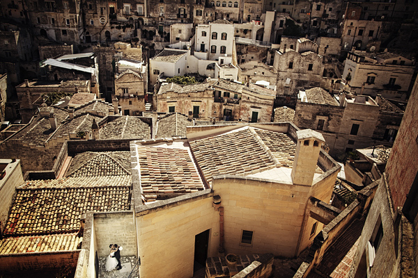 wedding photo by Italy wedding photographer Daniele Vertelli | via junebugweddings.com