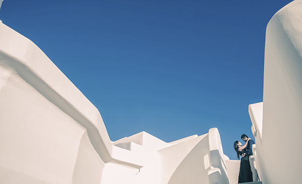 creative and artistic wedding photo by Photopek, Greece wedding photographer | via junebugweddings.com