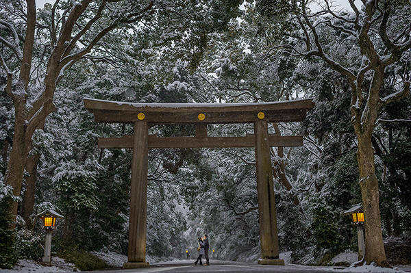 wedding photo by 37 Frames Photography - Tokyo, Japan wedding photographer | via junebugweddings.com