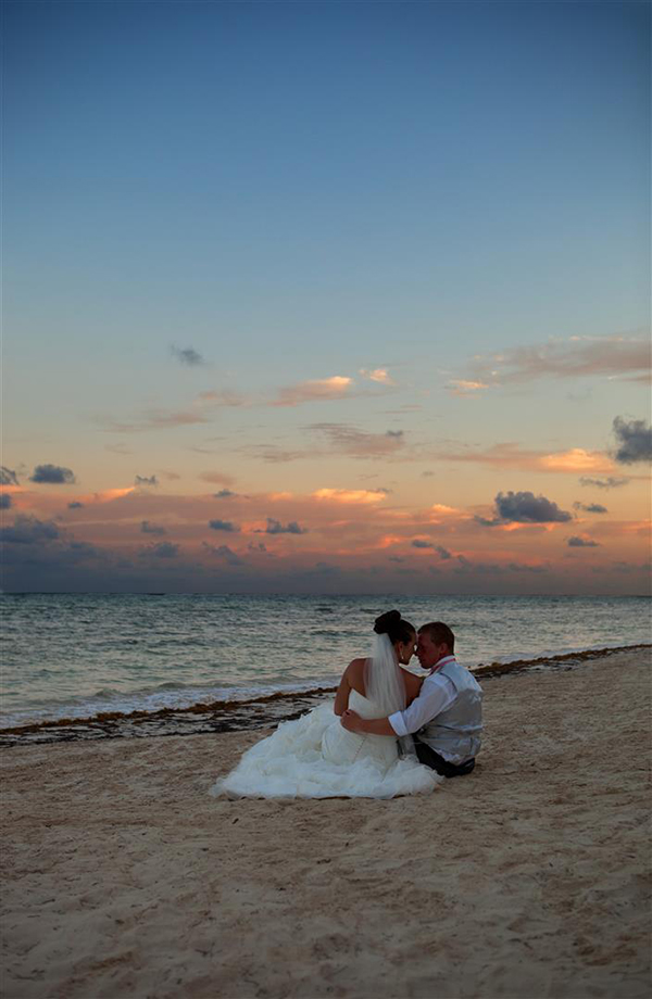 Wedding Photo by Chris Barroccu Photography | via Junebugweddings.com