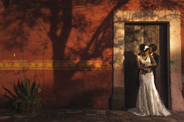  wedding photo by Daniel Diaz Photographer | via junebugweddings.com 