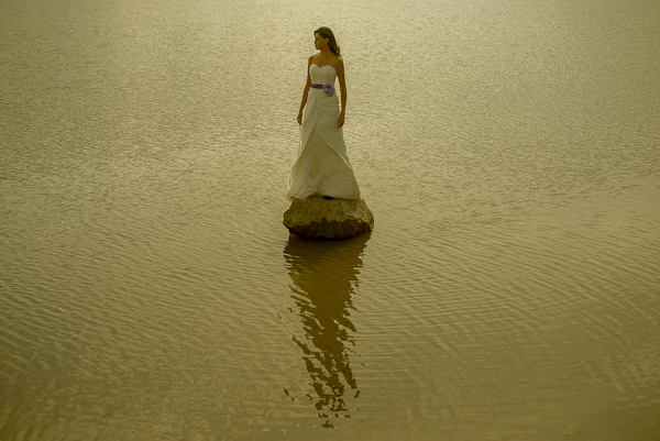  wedding photo by Daniel Diaz Photographer | via junebugweddings.com