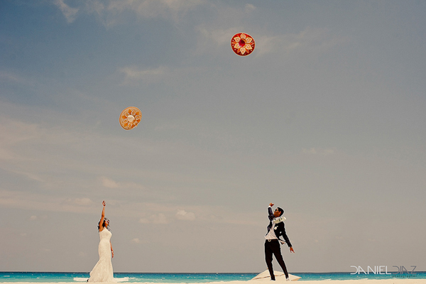  wedding photo by Daniel Diaz Photographer | via junebugweddings.com