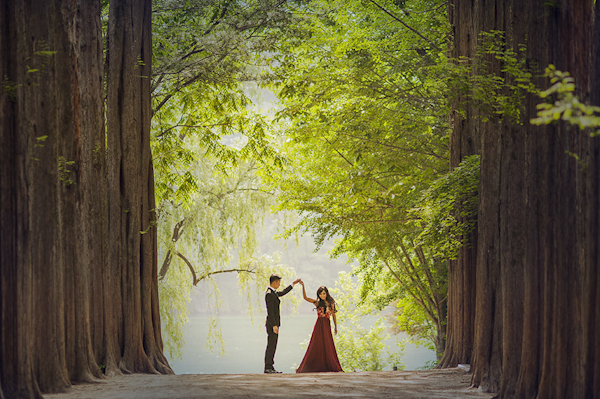 wedding photo by Sigit Prasetio of THEUPPERMOST | via junebugweddings.com