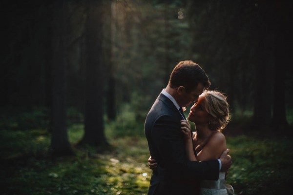 Glamorous-Wedding-Fairmont-Banff-Springs-Hotel-Gabe-McClintock-29-of-35-600x400